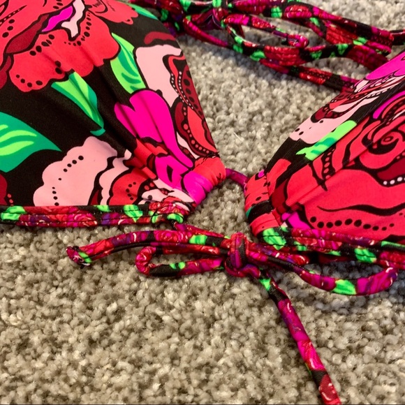 NWT High Waisted Bikini + Triangle Top, Roses, 2pc - Picture 8 of 8